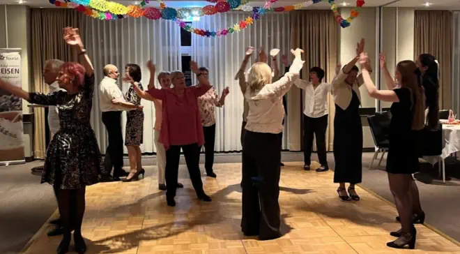 Stereojam Partyband spielt live in Schwerin
